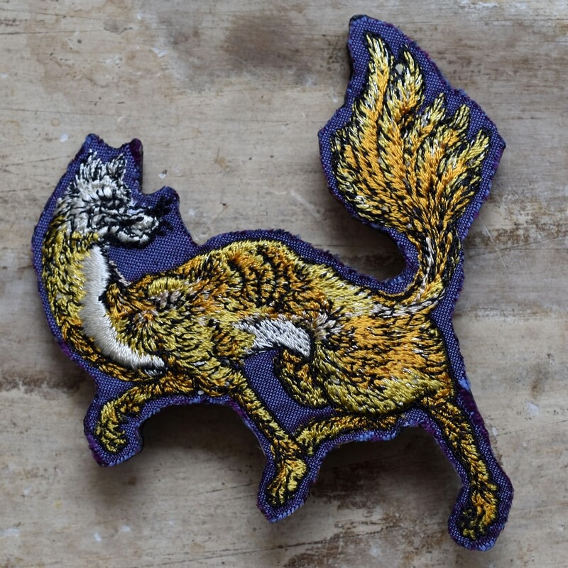 九尾の狐刺繍アクセサリー表