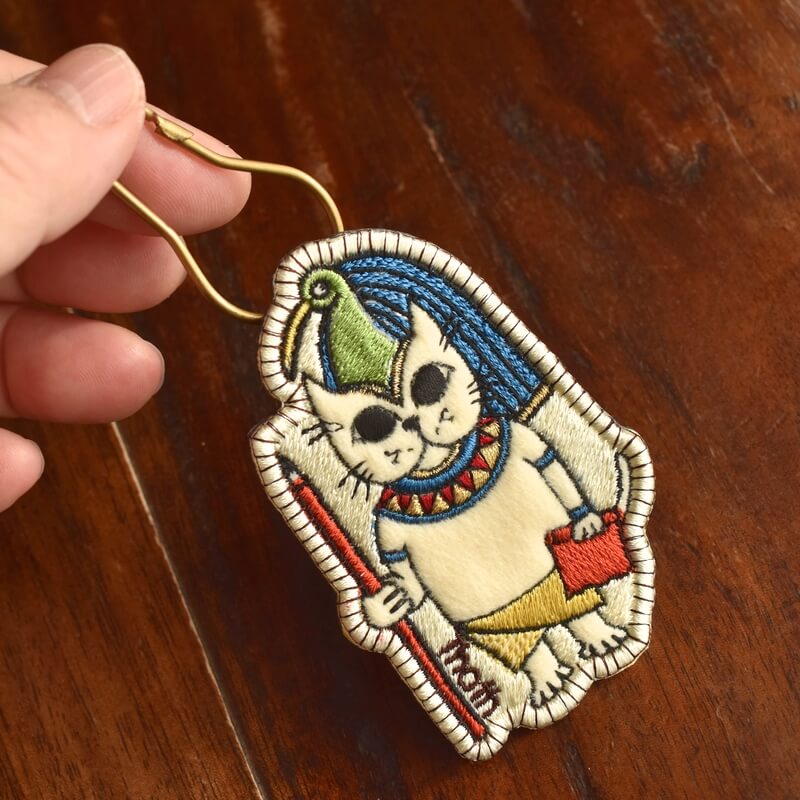 トト様ミミケルの刺繍ブローチ