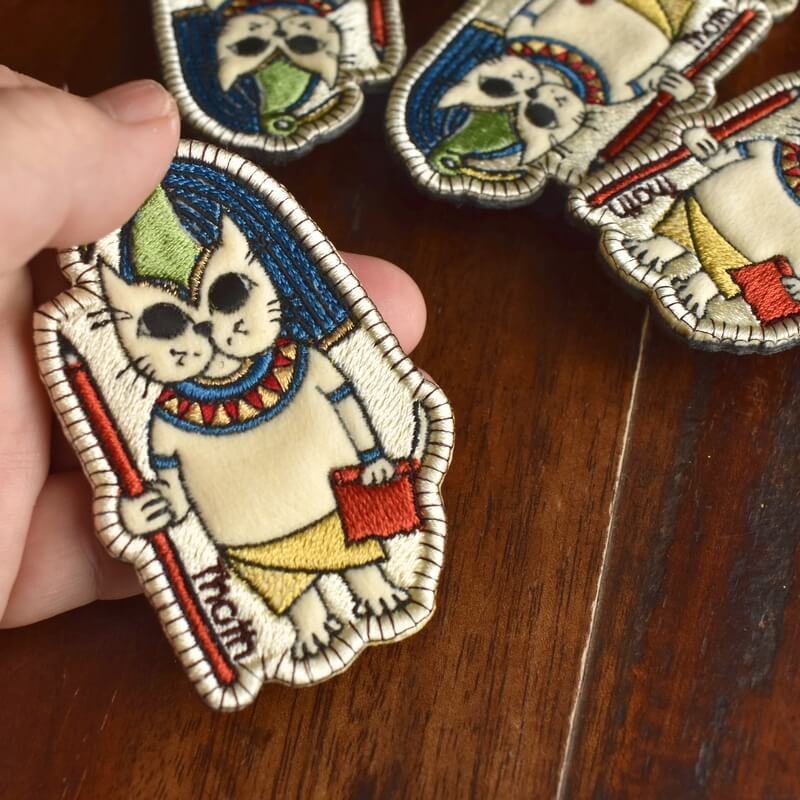 トト様ミミケルの刺繍ブローチ