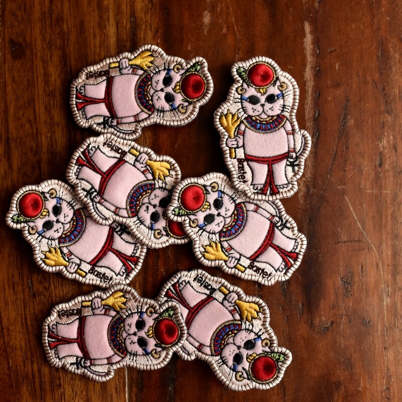 バステト様ミミケルの刺繍ブローチ
