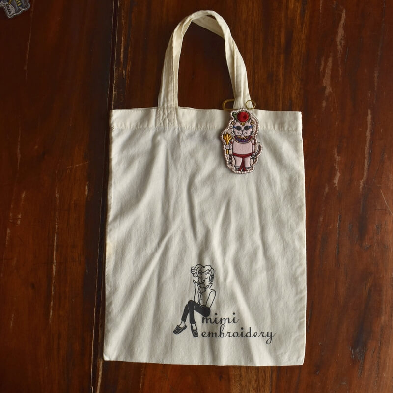 バステト様ミミケルの刺繍ブローチ