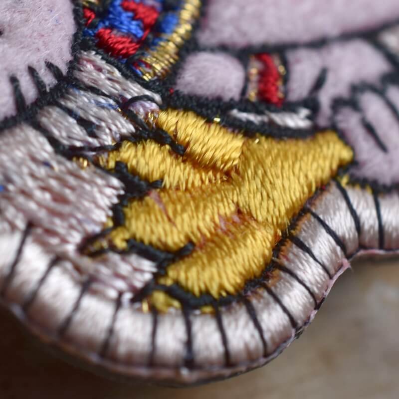 バステト様ミミケルの刺繍ブローチ