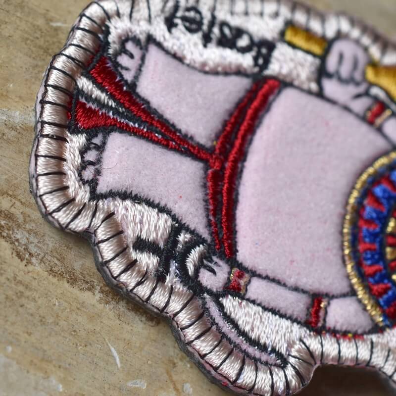 バステト様ミミケルの刺繍ブローチ