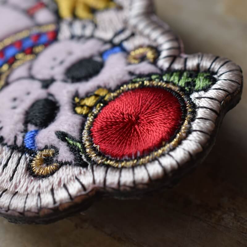 バステト様ミミケルの刺繍ブローチ