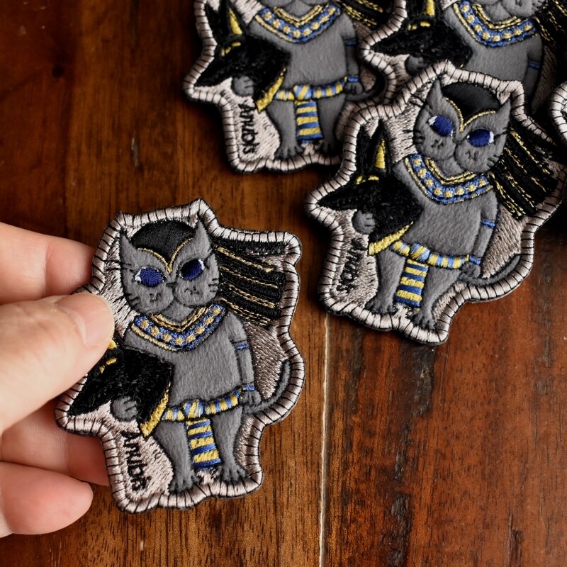 アヌビス様ミミケルの刺繍ブローチ