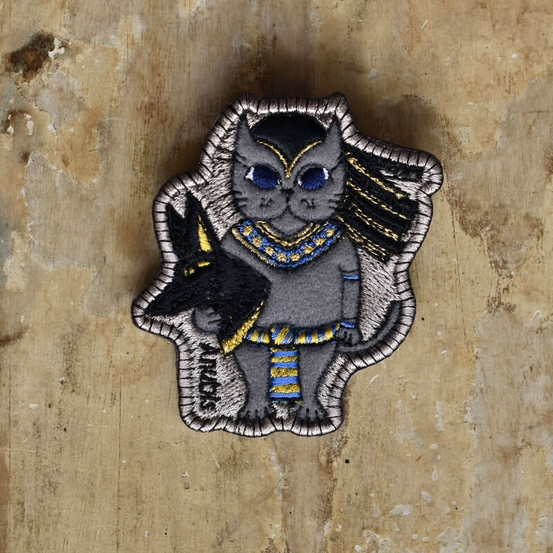 アヌビス様ミミケルの刺繍ブローチ