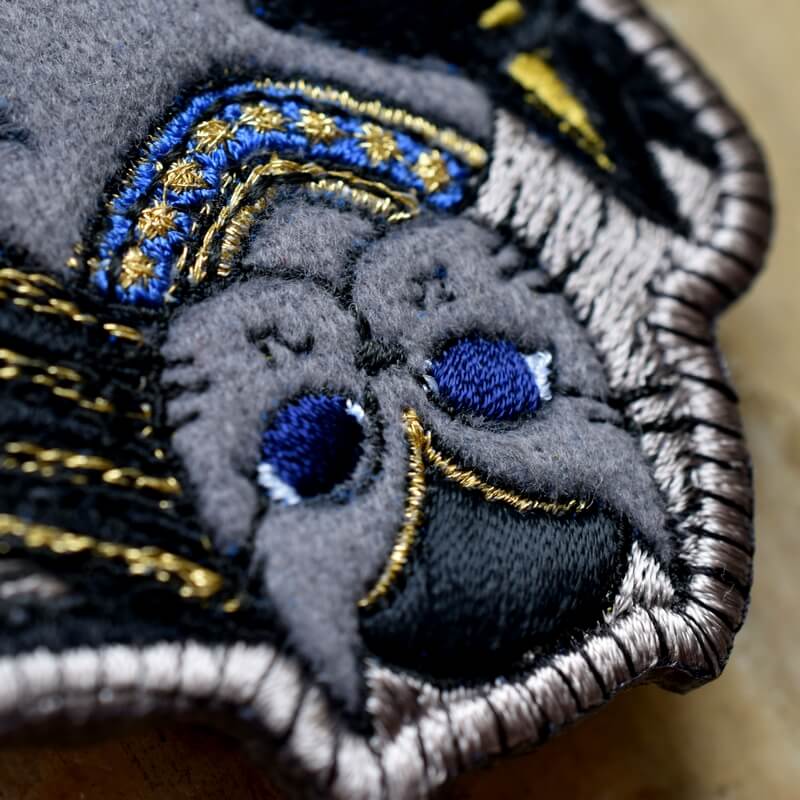 アヌビス様ミミケルの刺繍ブローチ