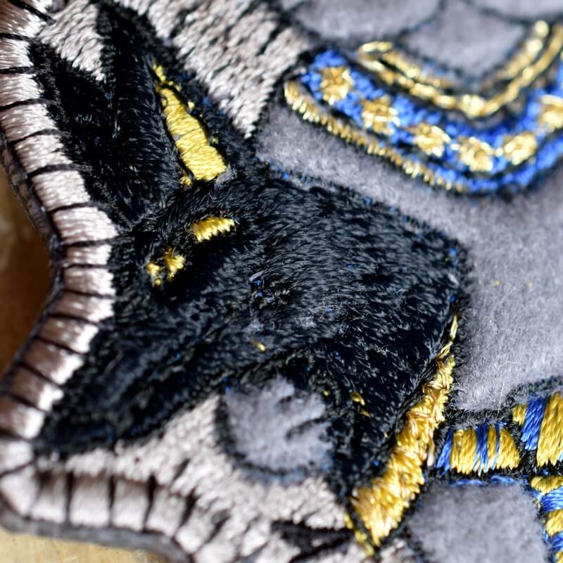 アヌビス様ミミケルの刺繍ブローチ