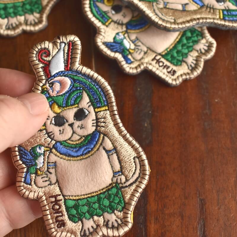 ホルス様ミミケルの刺繍ブローチ