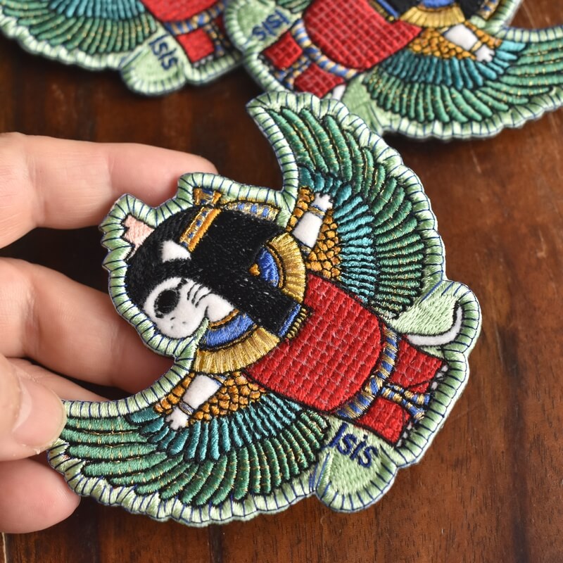 イシス様ミミケルの刺繍ブローチ