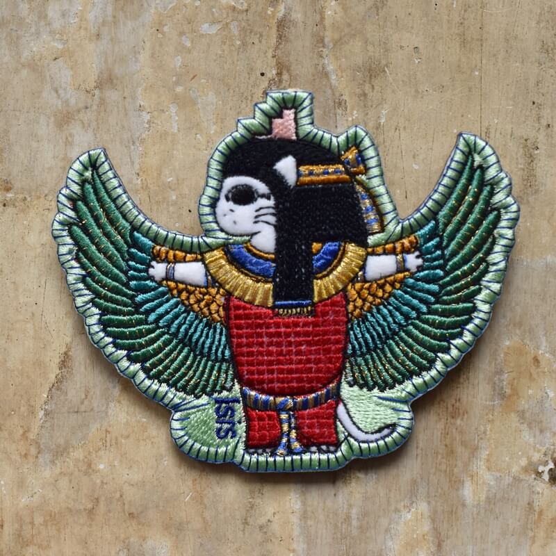 イシス様ミミケルの刺繍ブローチ