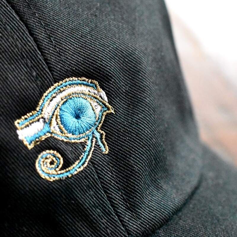 ホルスの目刺繍キャップ