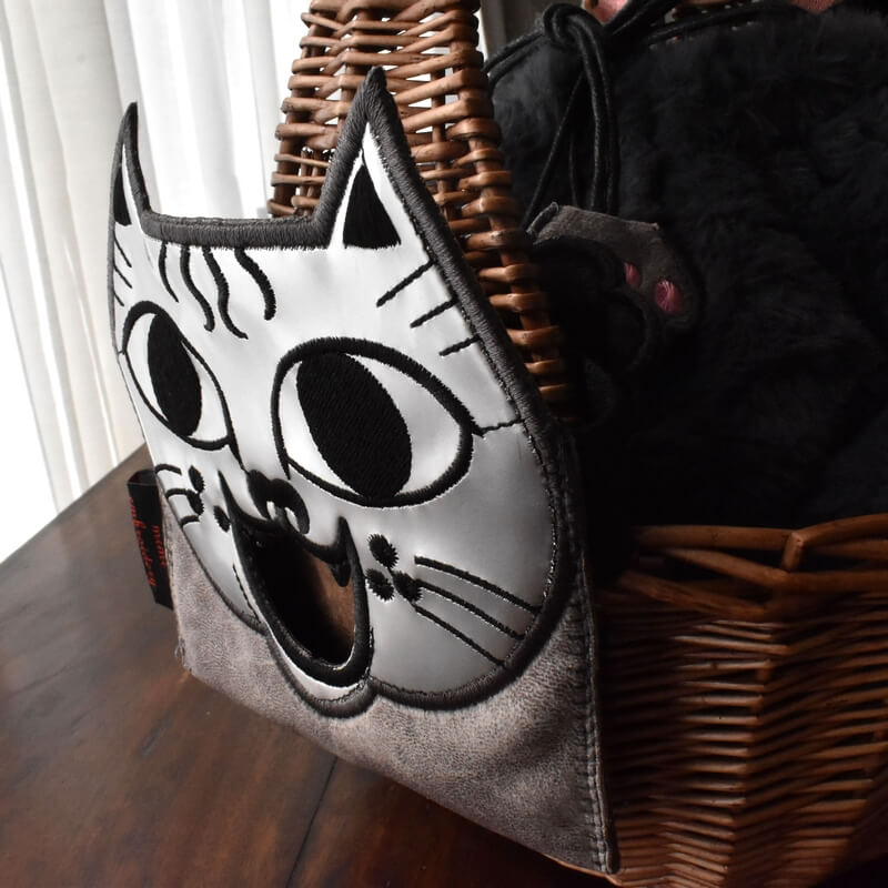 鉄仮面ミミケル刺繍のティッシュカバーとポーチ付きカゴ