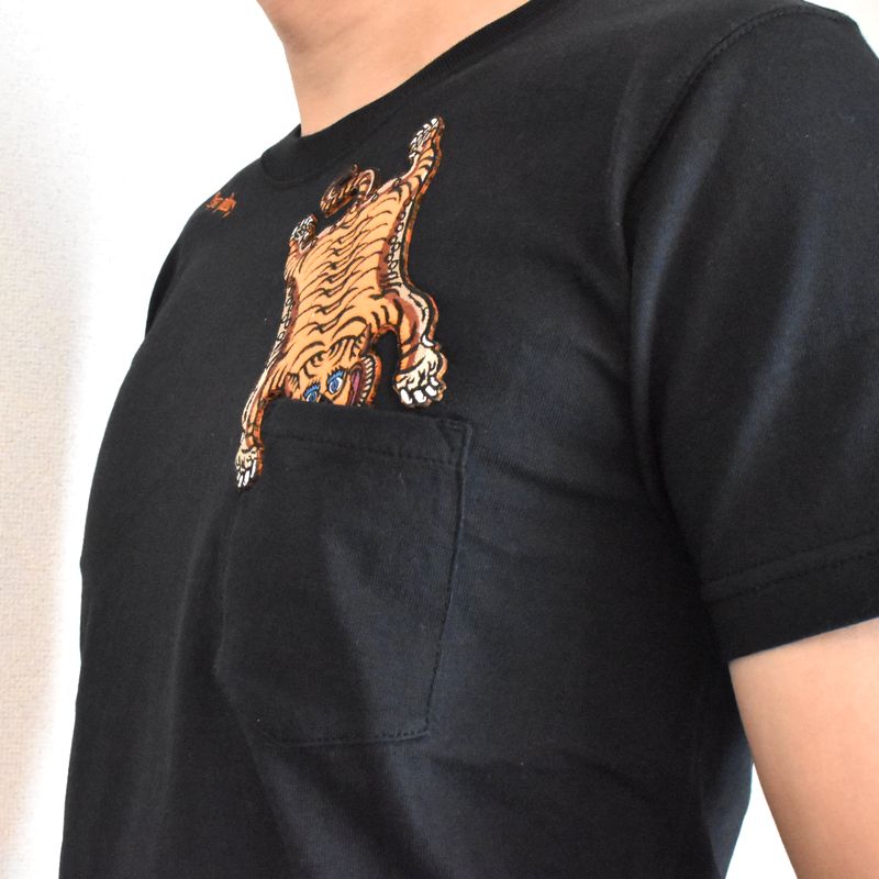 チベタン･タイガーポリシー刺繍Tシャツミミ太郎ななめ