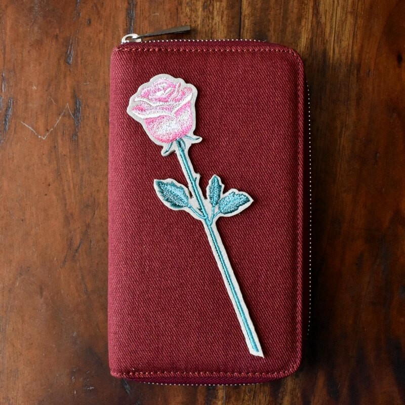 赤い帆布のカードケース一輪花刺繍バラ