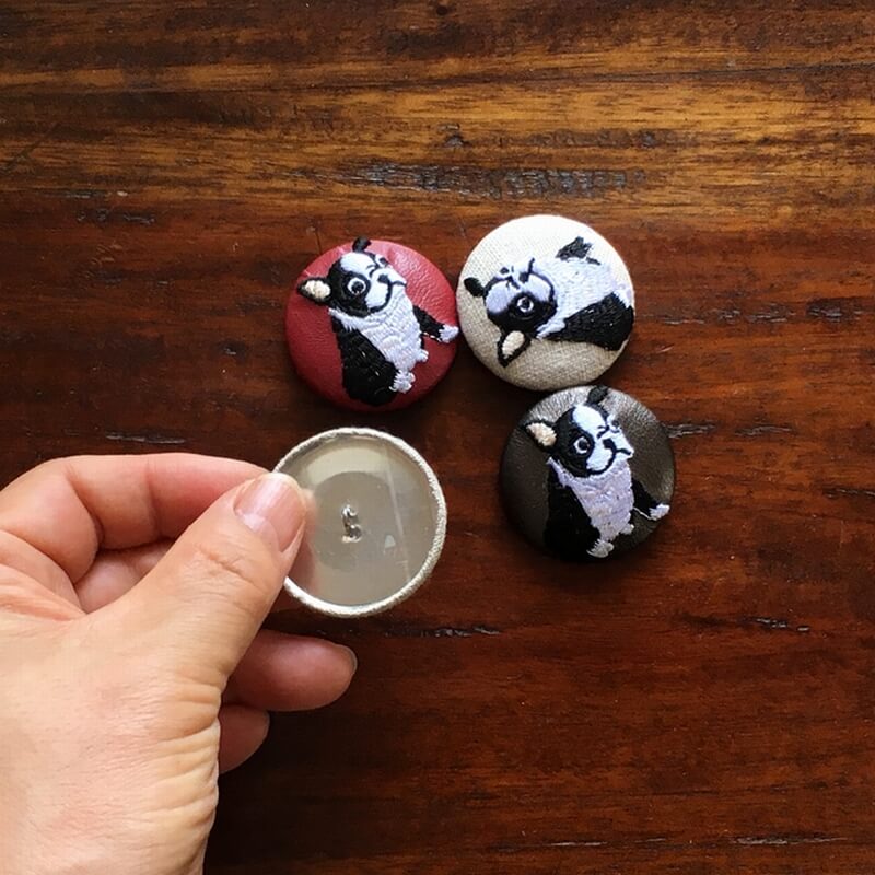 フレンチブルドックくるみボタン刺繍ブローチ/38