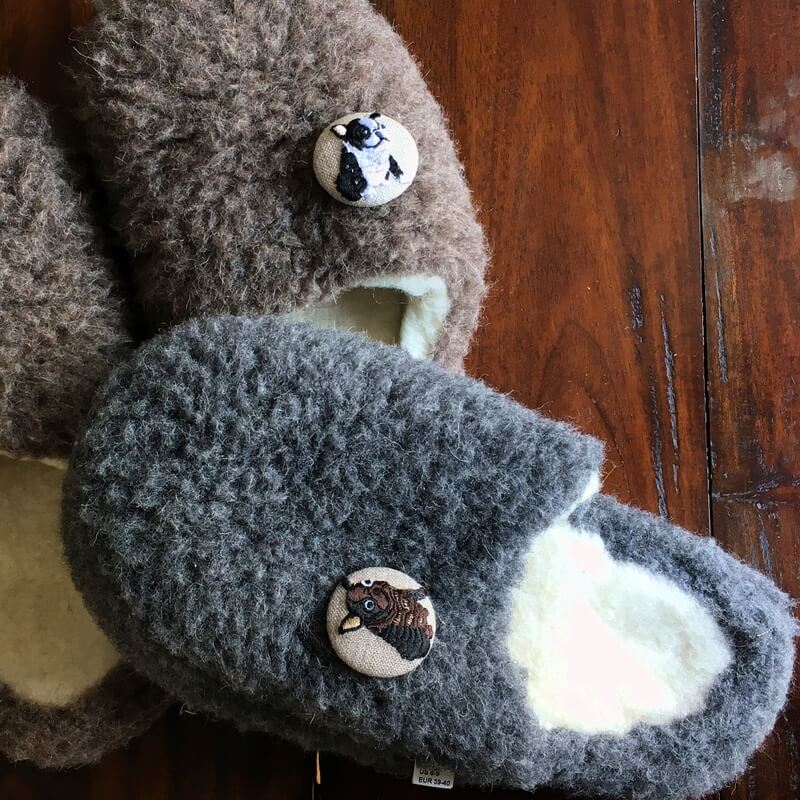 フレンチブルドックくるみボタン刺繍ブローチ/38