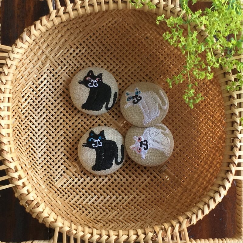 猫のくるみボタン