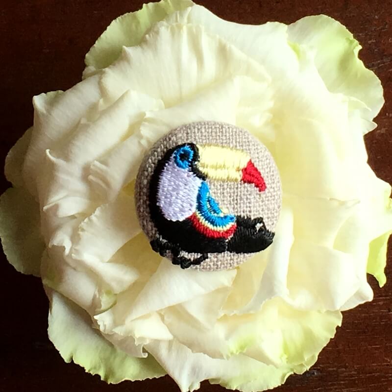 オオハシくるみボタン刺繍ブローチ/29