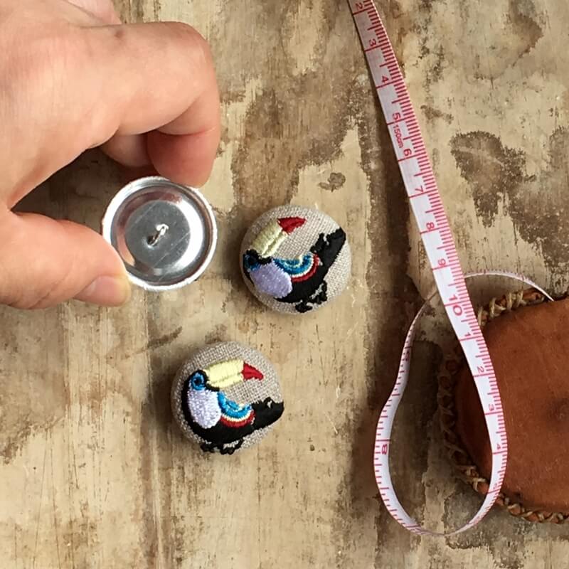 オオハシくるみボタン刺繍ブローチ/29