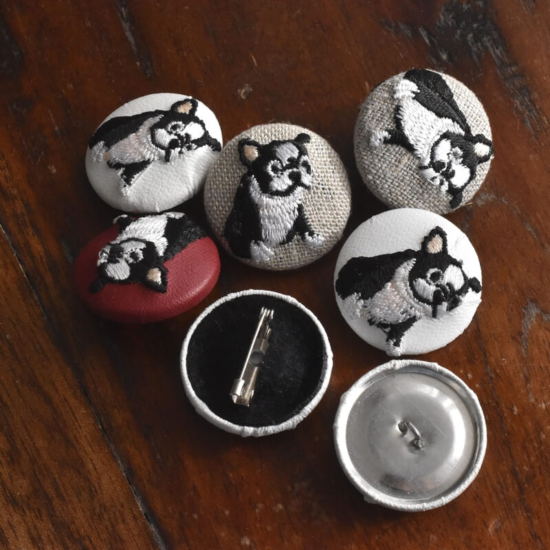 フレンチブルドックくるみボタン刺繍ブローチ/29