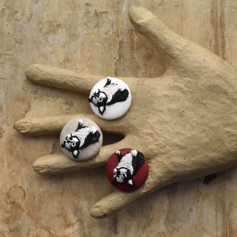 フレンチブルドックくるみボタン刺繍ブローチ/29
