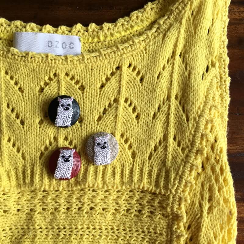 アルパカくるみボタン刺繍ブローチ/29