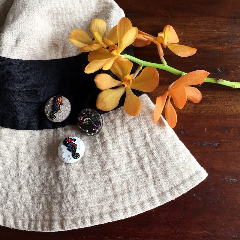 タツノオトシゴ水玉くるみボタン刺繍ブローチ/29