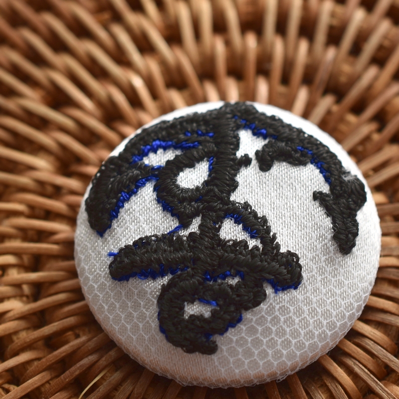 黒いアンカーボタン刺繍ブローチ/29