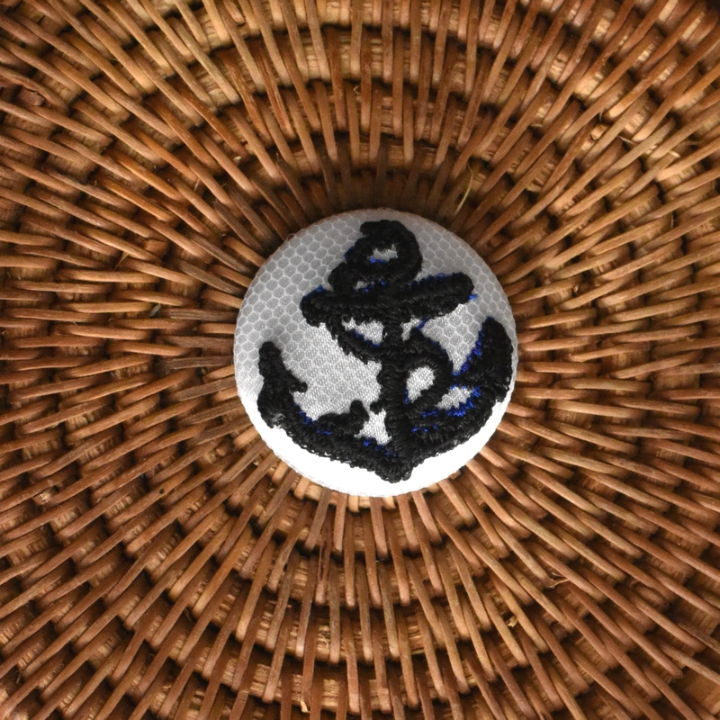 黒いアンカーボタン刺繍ブローチ/29