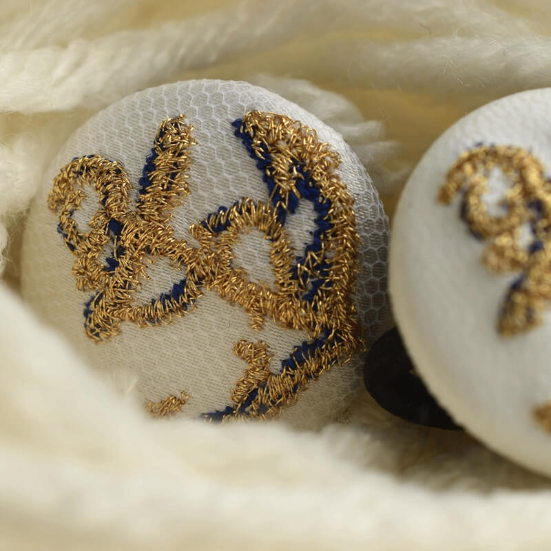 ゴールドのアンカーボタン刺繍ブローチ/29