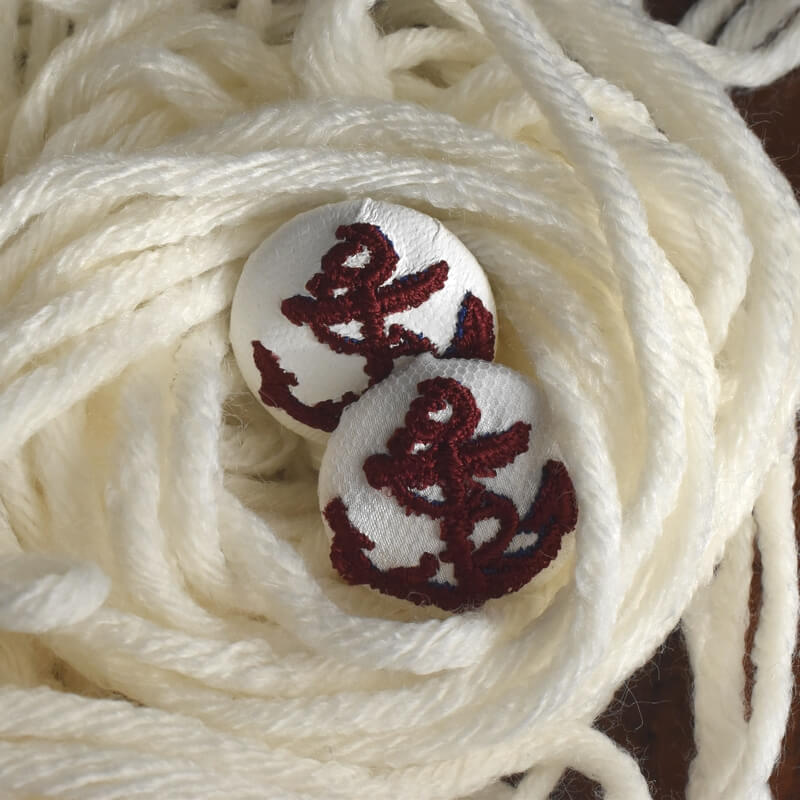 赤いアンカーボタン刺繍ブローチ/29