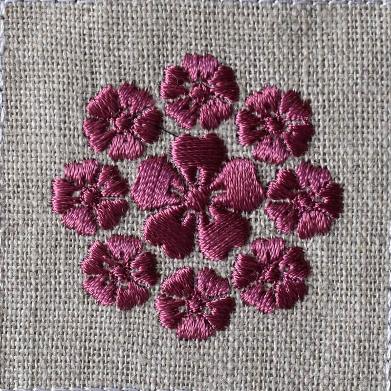 [九曜桜紋]の刺繍図案ピンク