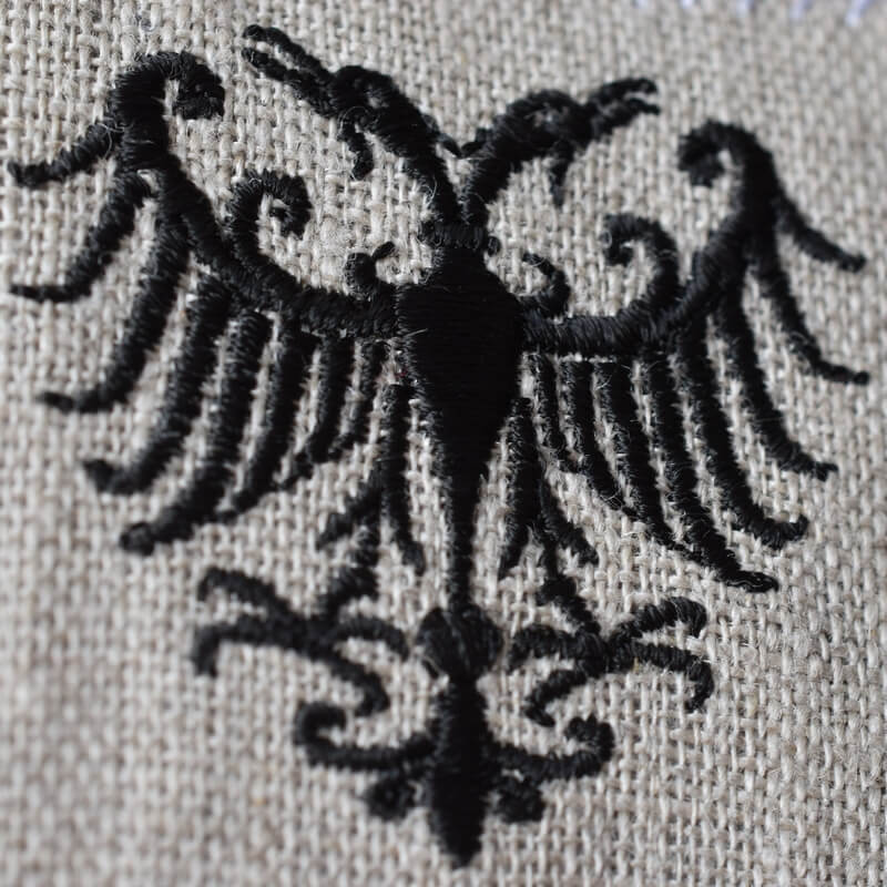 [セルビアの双頭の鷲紋]の刺繍図案黒ななめ