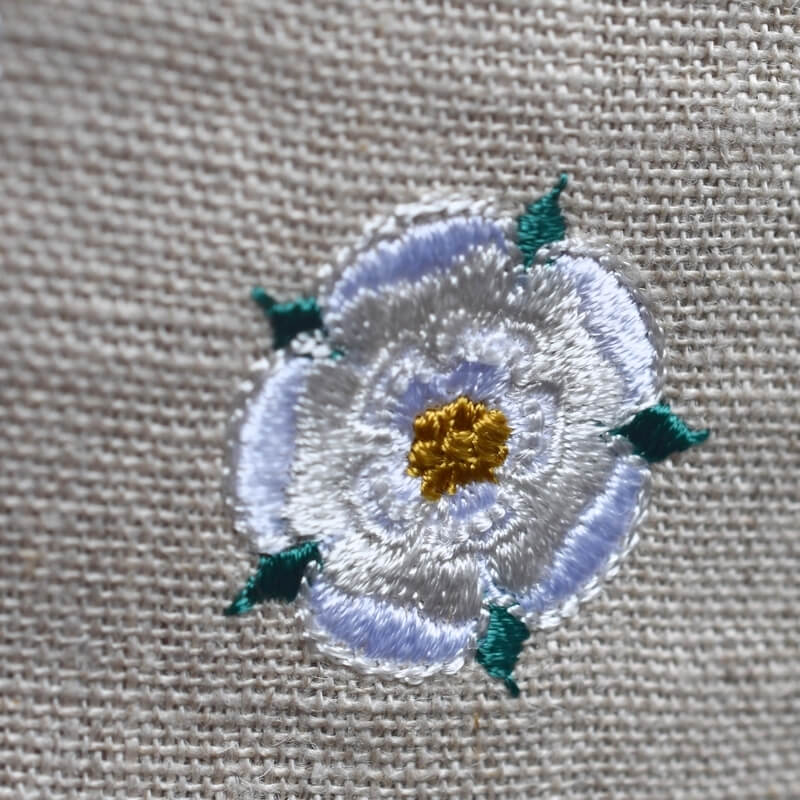 紋章白薔薇Tudorroseの刺繍図案ひだりななめ