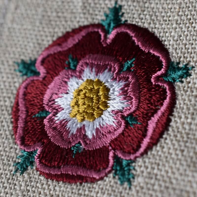 紋章薔薇Tudorroseの刺繍図案ななめ