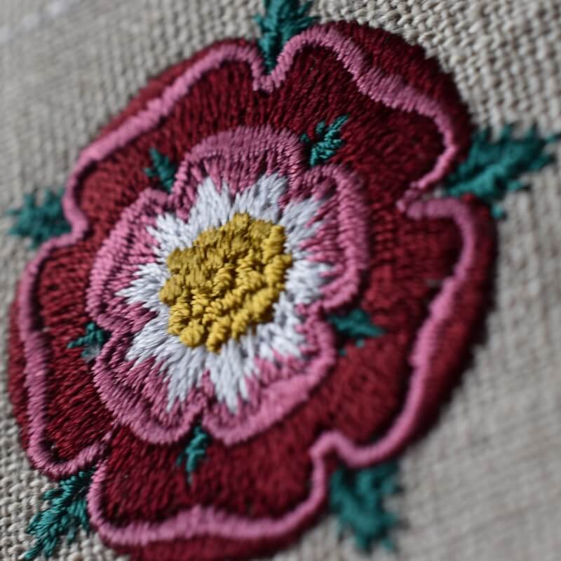 紋章薔薇Tudorroseの刺繍図案たて