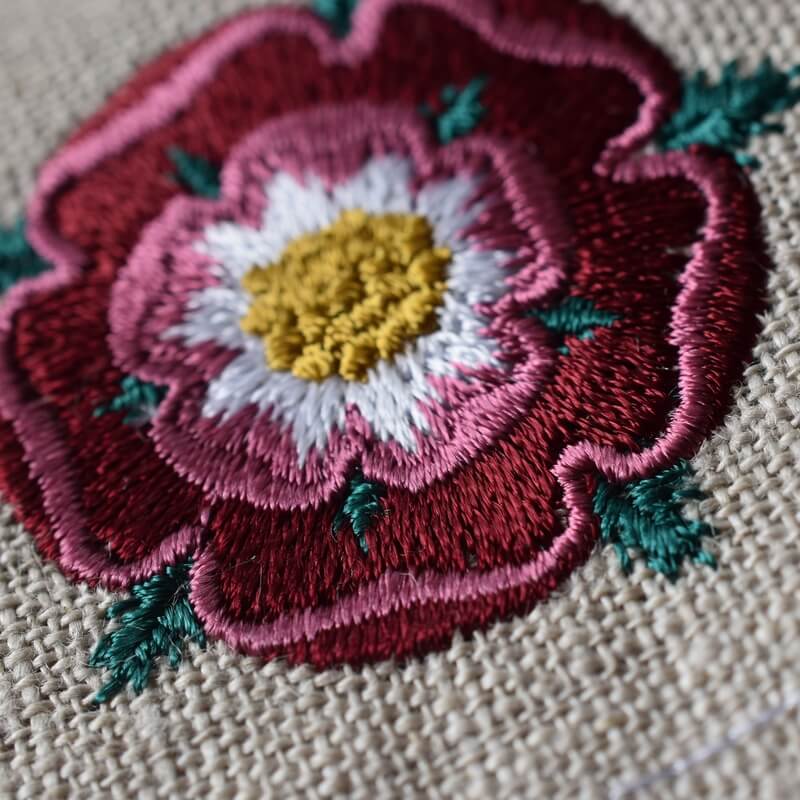 紋章薔薇Tudorroseの刺繍図案アップ