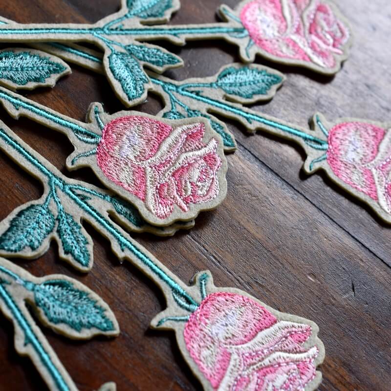 一輪花刺繍ローズ_moｍ上から