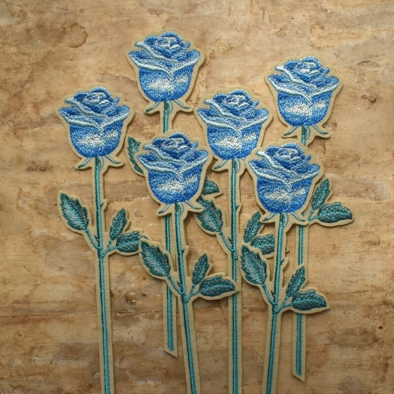 一輪花刺繍青いバラ6本