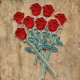 一輪挿しの花刺繍[レッドローズ_薔薇]ワッペン あっぷりけ仕上げ