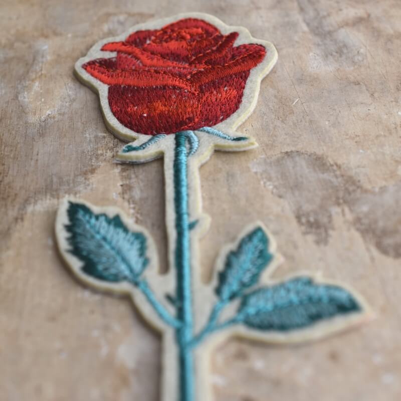 一輪花刺繍ローズレッド