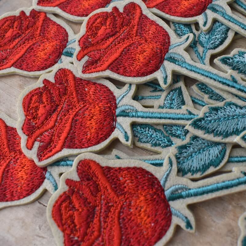 一輪花刺繍ローズレッド