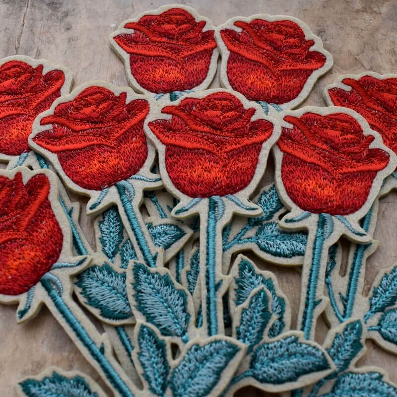 一輪花刺繍ローズレッド