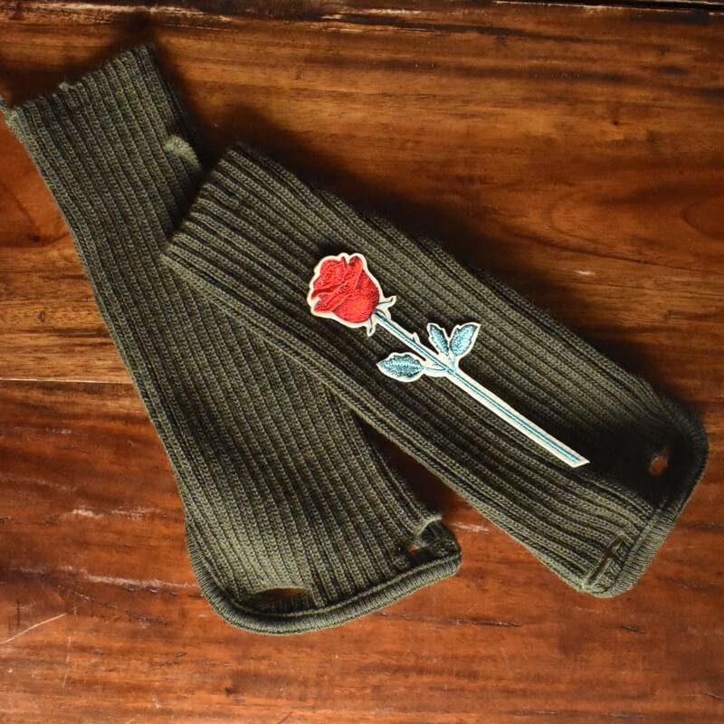 一輪花刺繍ローズレッドウォーマー