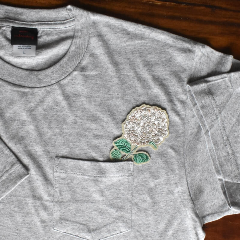 一輪花刺繍紫陽花のシルクホワイトTシャツ