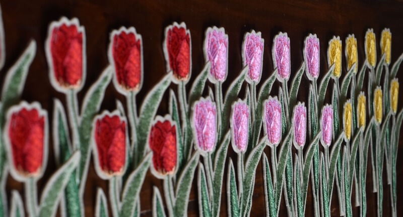 チューリップ刺繍の花3色