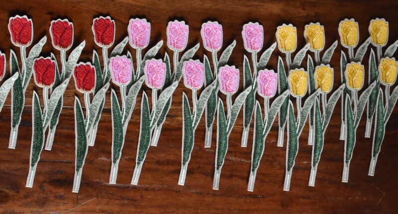 チューリップ刺繍の花3色