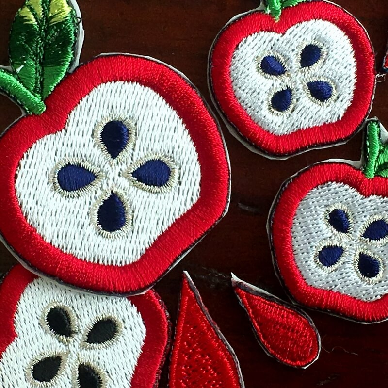 刺繍ワッペン/リンゴアップ