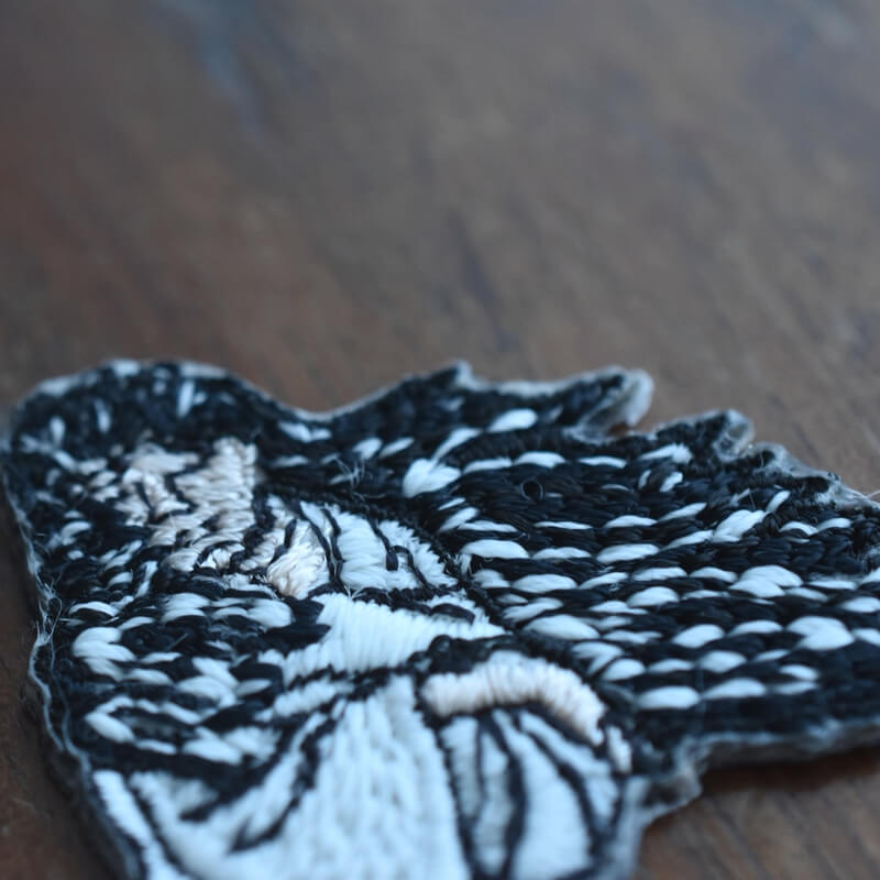 雪女妖怪蓄光糸刺繍ワッペン